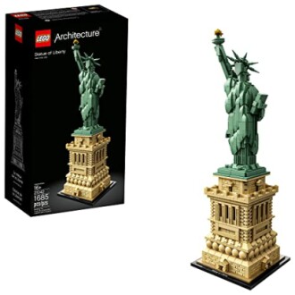 LEGO Architecture Statue of Liberty set with box.